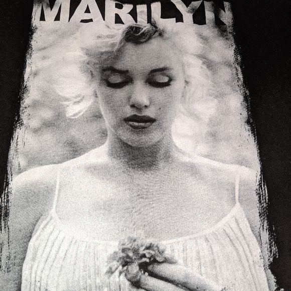 Marilyn Monroe black top - Picture 2 of 10